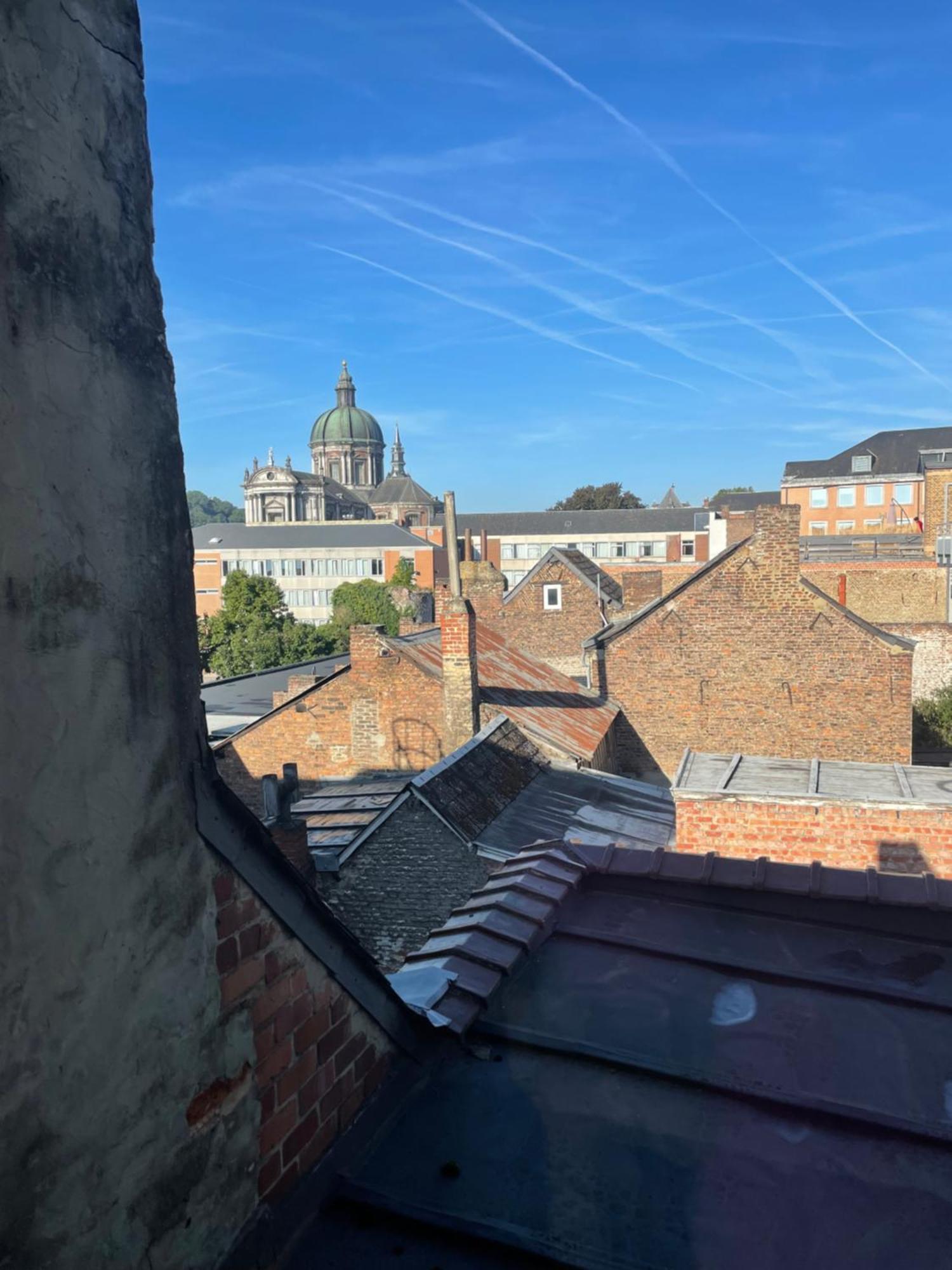 ナミュールLe 25, Duplex Elegant Au Coeur Du Pietonnier Historiqueアパートメント エクステリア 写真